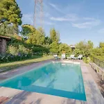 Guesthost - Amazing With Private Parking & Pool *