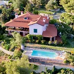 Apartamento Guesthost - Amazing With Private Parking & Pool *