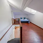 Guesthost - Amazing With Private Parking & Pool 아파트 Barcheo