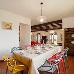 Guesthost - Amazing With Private Parking & Pool 아파트 *