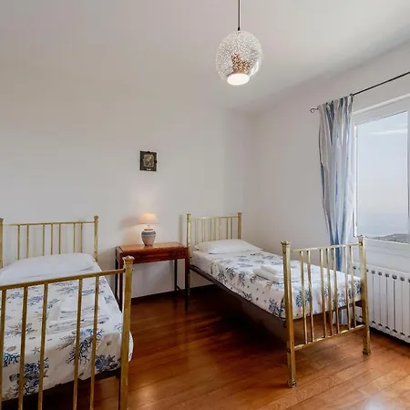 Guesthost - Amazing With Private Parking & Pool Barcheo