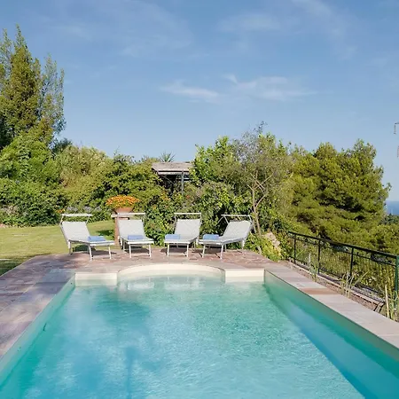 Guesthost - Amazing With Private Parking & Pool Apartman Barcheo