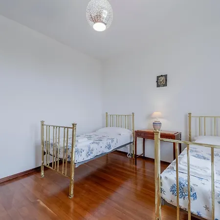 Guesthost - Amazing With Private Parking & Pool Barcheo