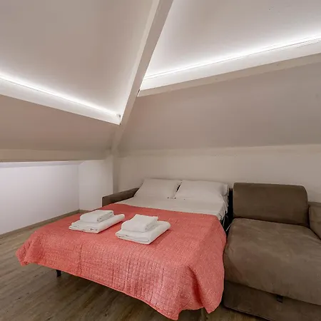 Guesthost - Amazing With Private Parking & Pool Lejlighed *