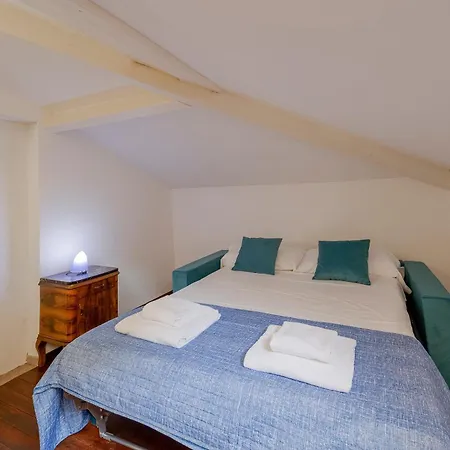 Guesthost - Amazing With Private Parking & Pool Barcheo