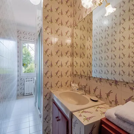 Guesthost - Amazing With Private Parking & Pool Barcheo