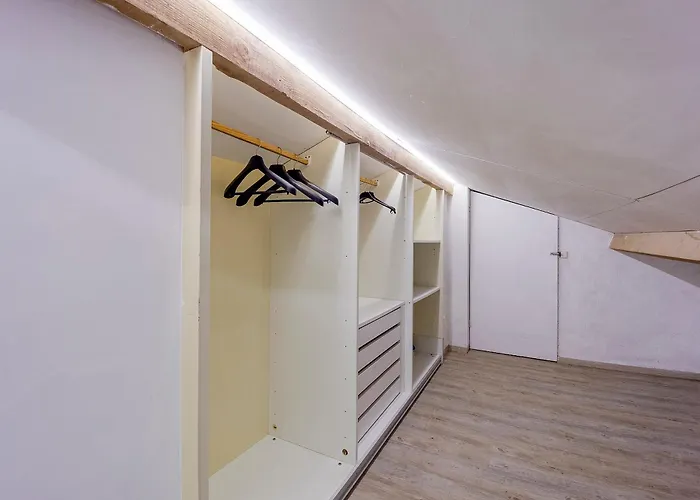 Apartamento Guesthost - Amazing With Private Parking & Pool