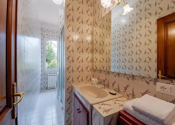 Guesthost - Amazing With Private Parking & Pool Barcheo