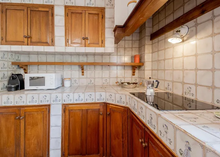 Guesthost - Amazing With Private Parking & Pool Apartamento Barcheo