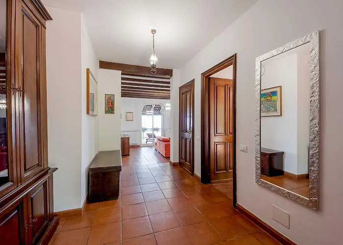 Guesthost - Amazing With Private Parking & Pool Barcheo