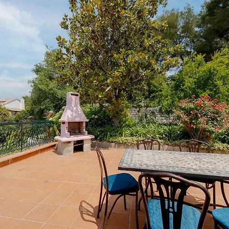 Apartment Amazing W/ Private Parking & Pool