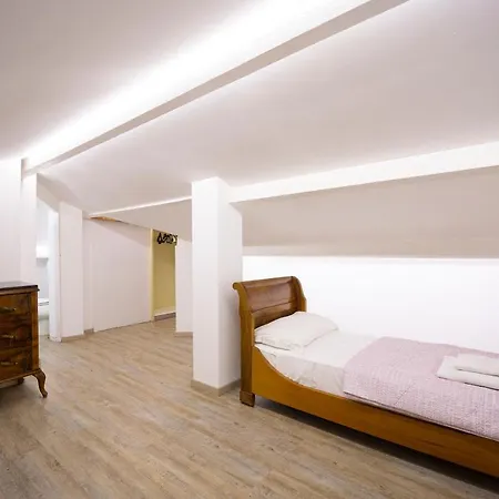 Guesthost - Amazing With Private Parking & Pool 아파트 *