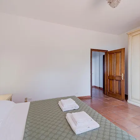 Apartment Amazing W/ Private Parking & Pool