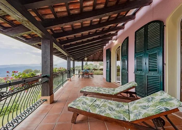 Guesthost - Amazing With Private Parking & Pool