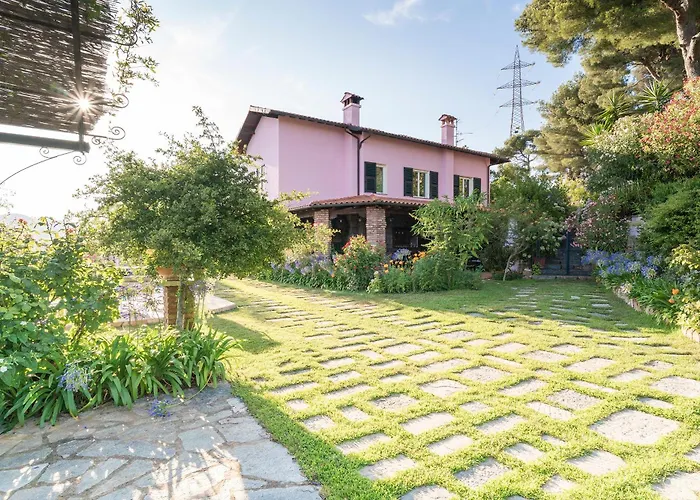 Apartment Guesthost - Amazing With Private Parking & Pool Barcheo